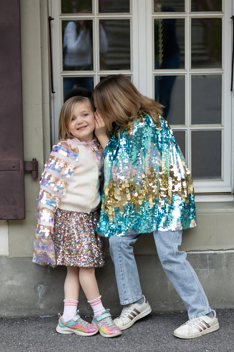 Creative Education 5th Avenue Pailette Cape, Mermalicious