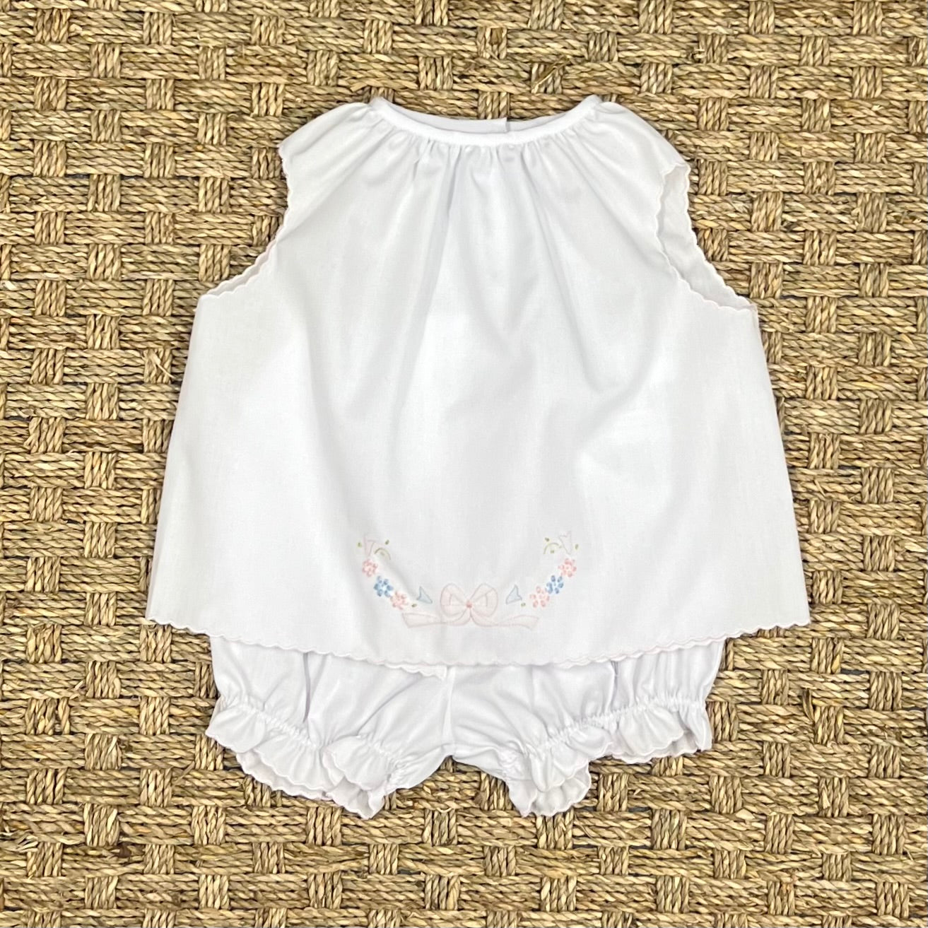 Auraluz White Diaper Set with Pink Bow Embroidery