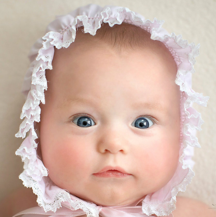 Feltman Brothers Smocked Lace Bonnet, Pink