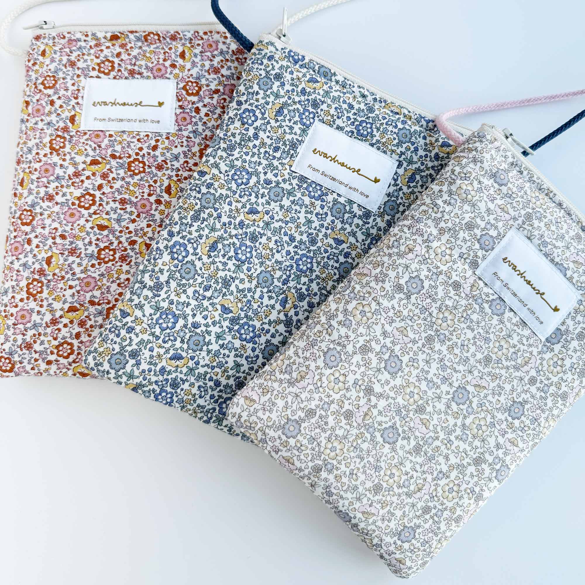 Eva's House Winter Flowers Cell Phone Purse