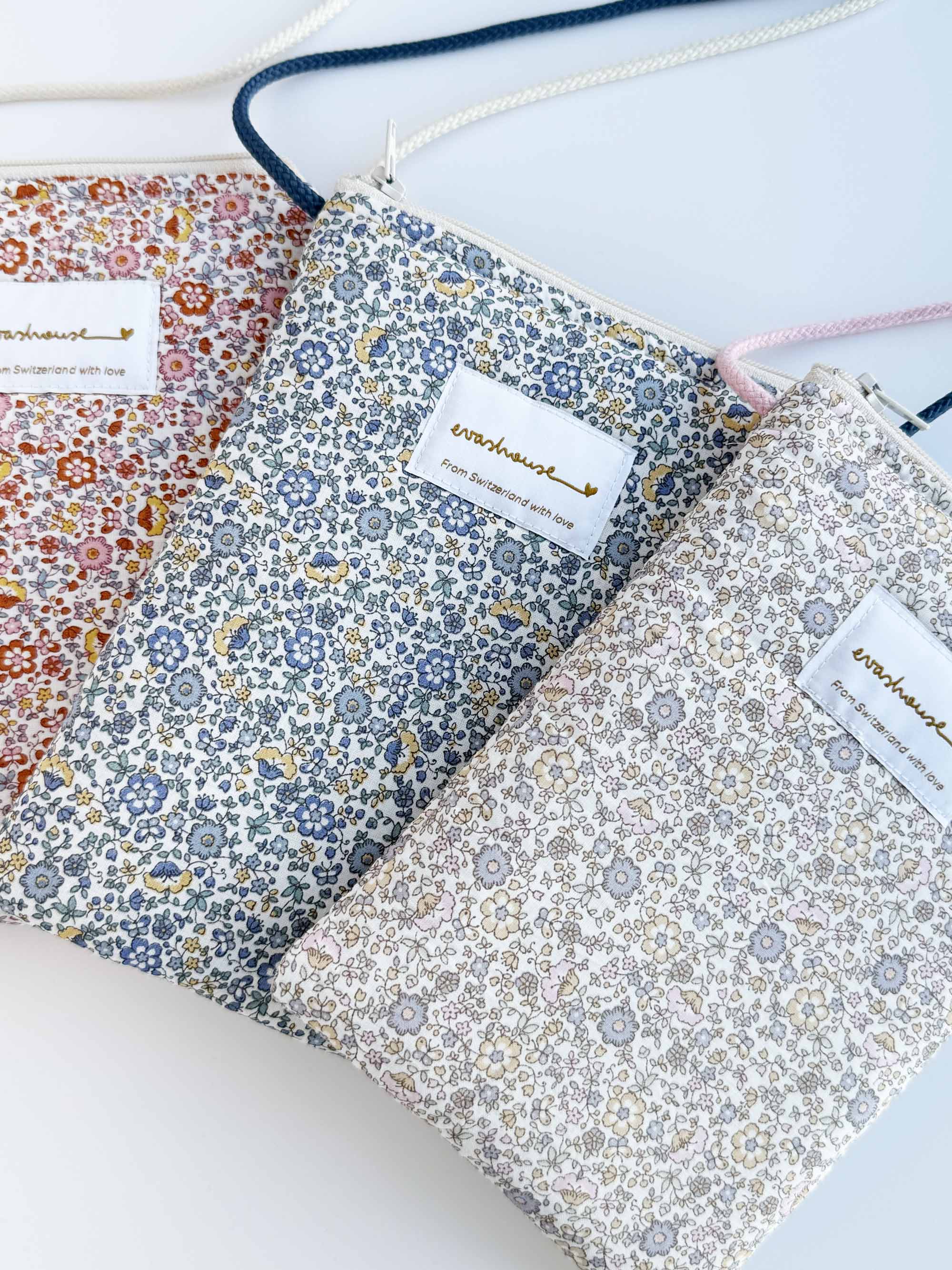 Eva's House Winter Flowers Cell Phone Purse