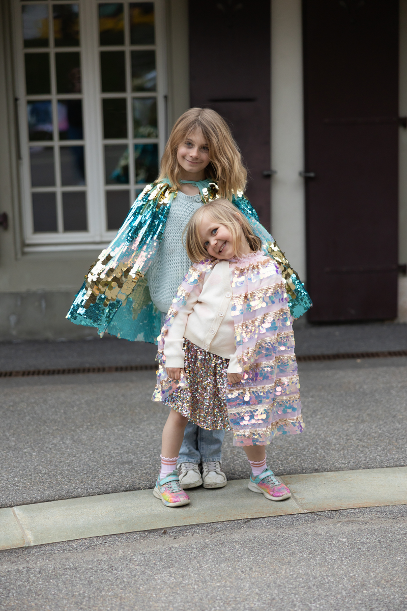 Creative Education 5th Avenue Pailette Cape, Mermalicious