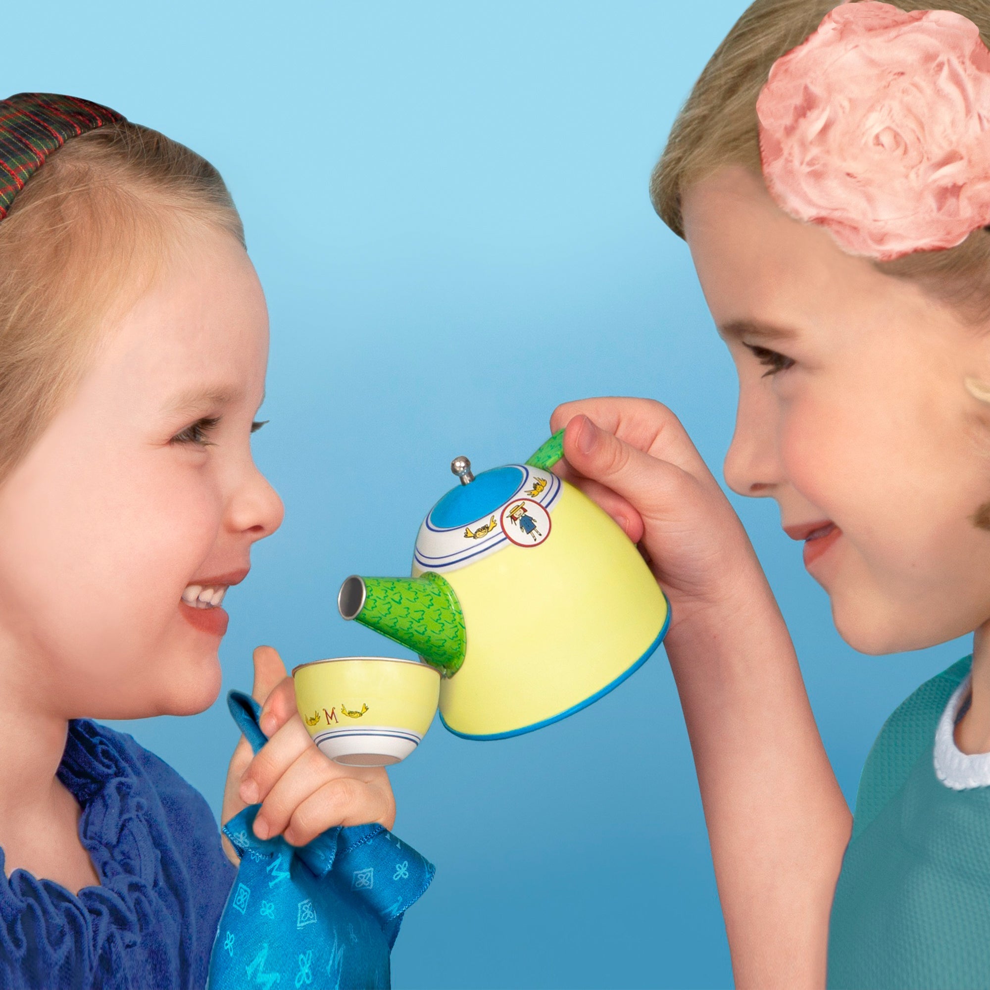 Yottoy Classic Madeline Tin Tea Set Toy