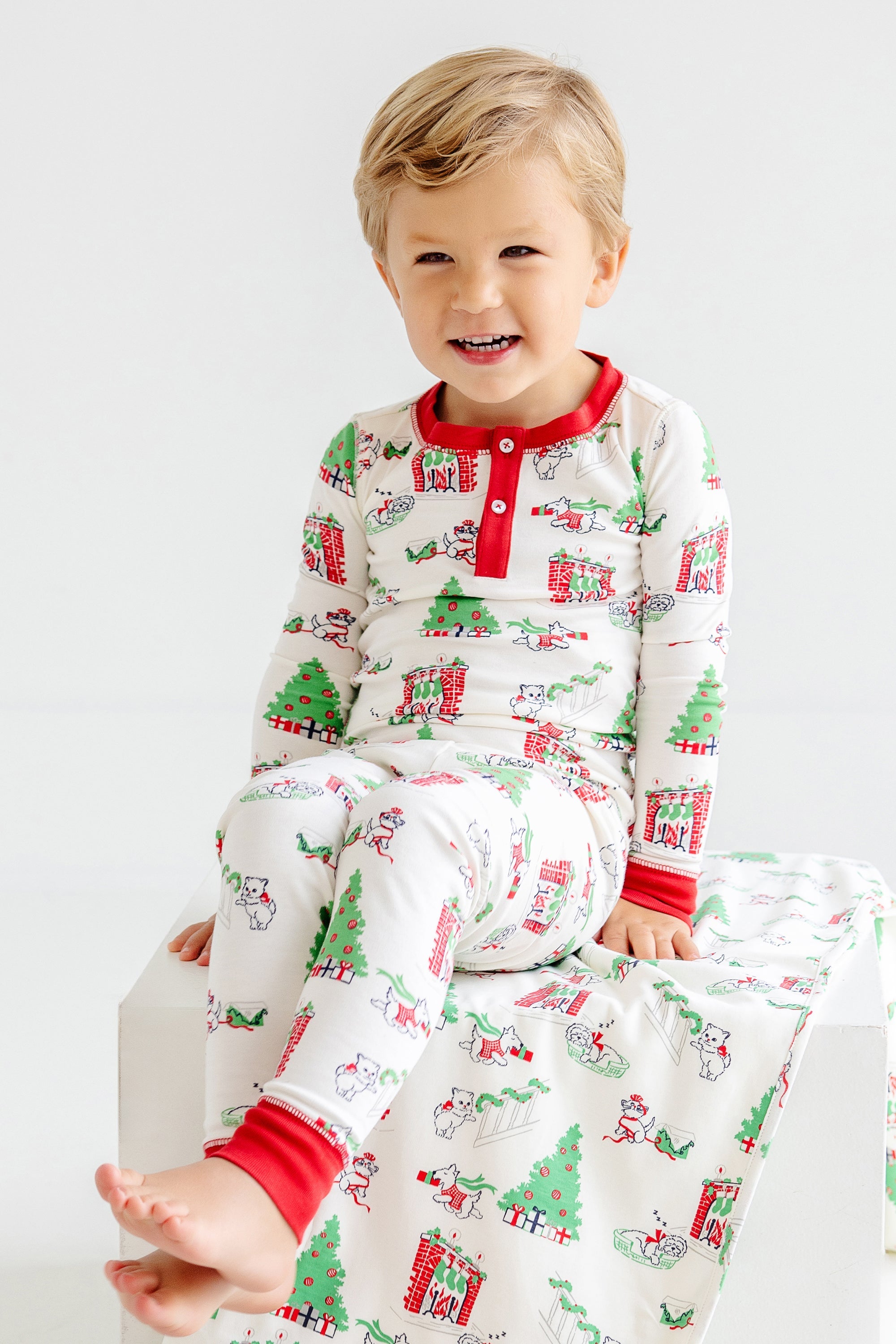 Beaufort orders Bonnet Holiday Pajamas (size 4T)