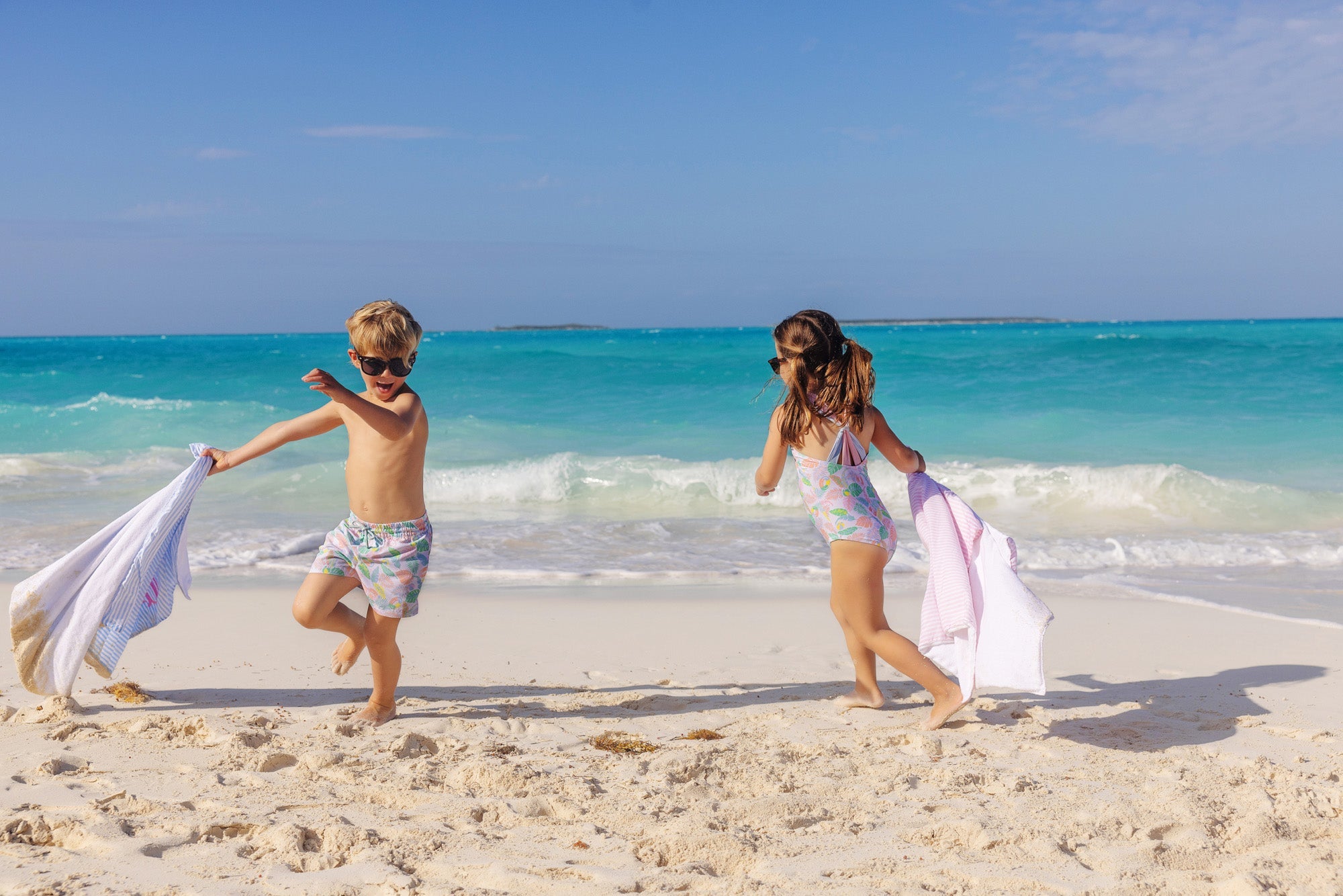 Beaufort Bonnet Tortola Swim Trunks, Happy in Harbour Island