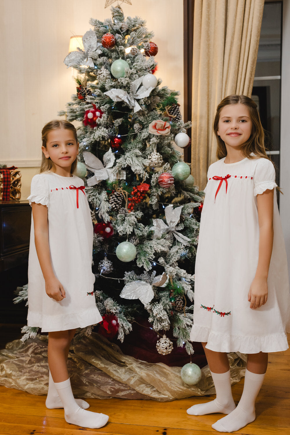 Sal & Pimenta White Christmas Nightgown