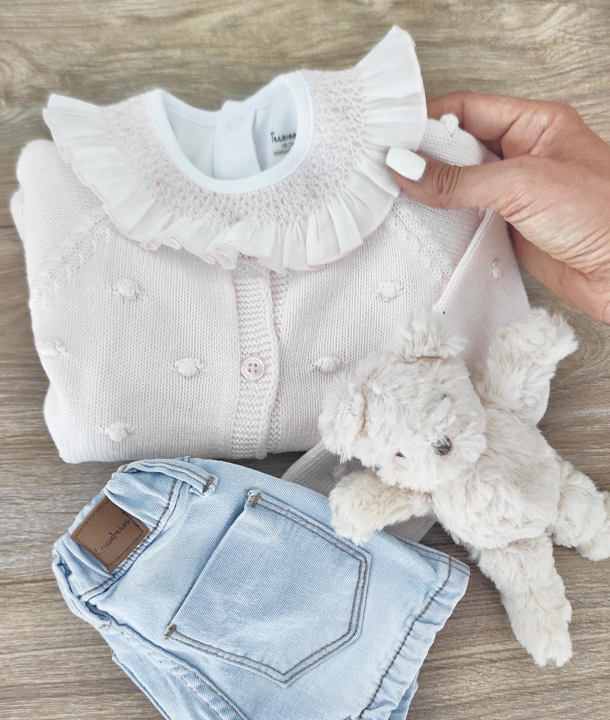 Tecomoabesos Smocked Bodysuit, White with Pink
