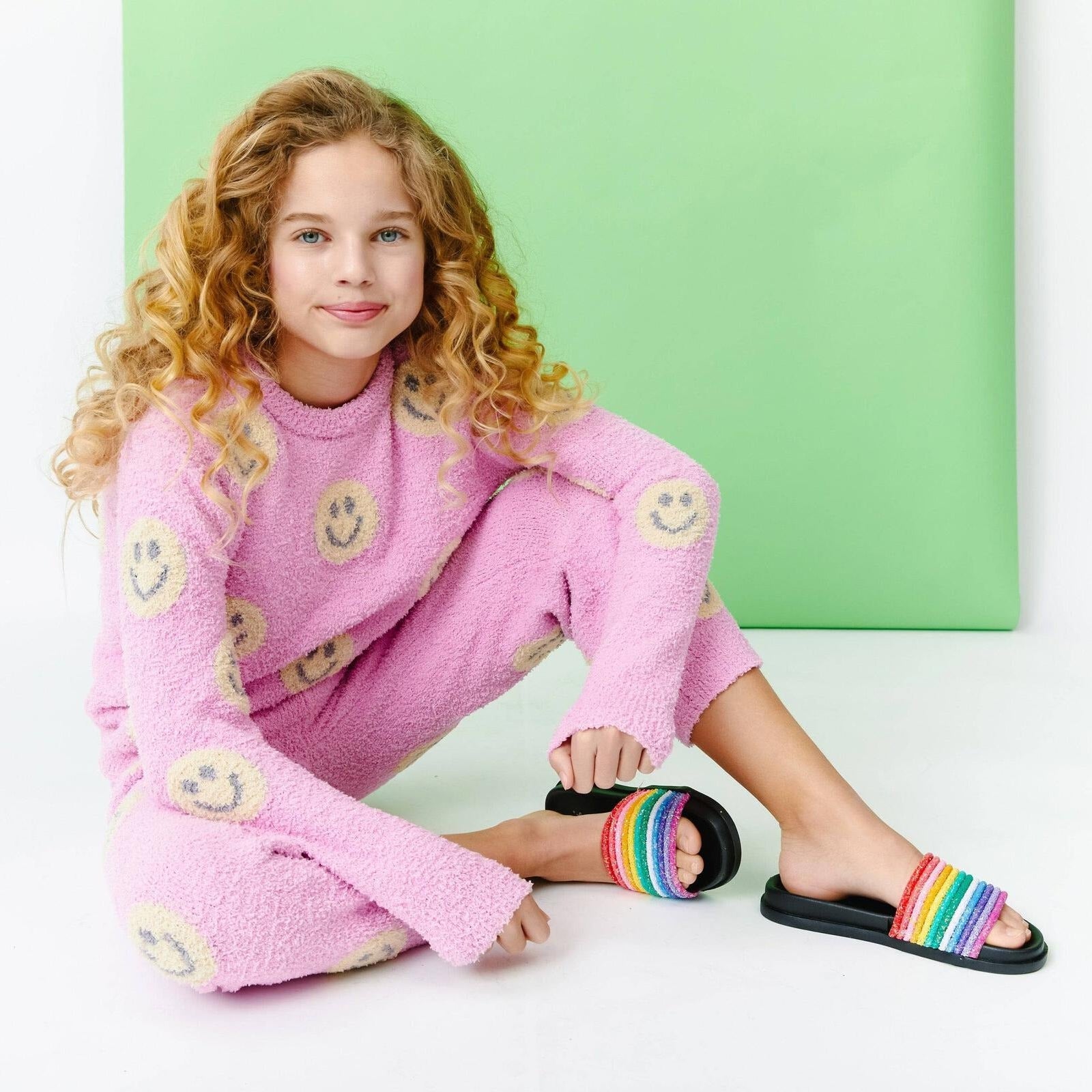 Lola & The Boys Pinky Fuzzy Smiley Emoji Set
